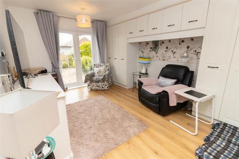 4 bedroom house for sale, Spa Well Close, Blaydon-On-Tyne NE21