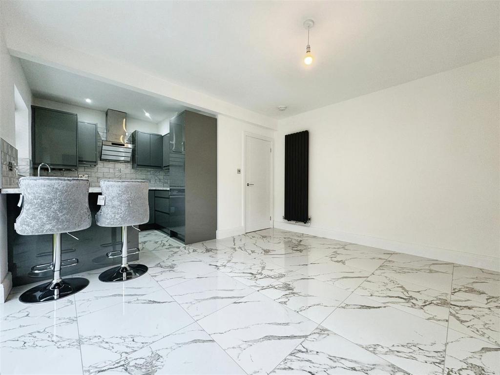 Kitchen diner (2)