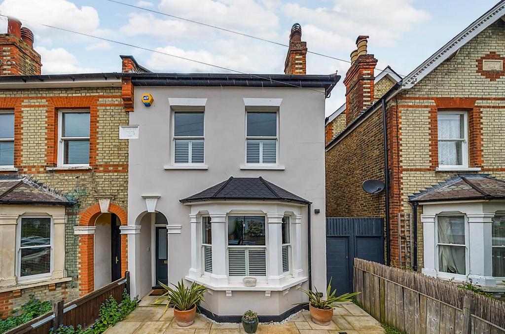 Durlston Road, Kingston upon Thames KT2 4 bed semidetached house for