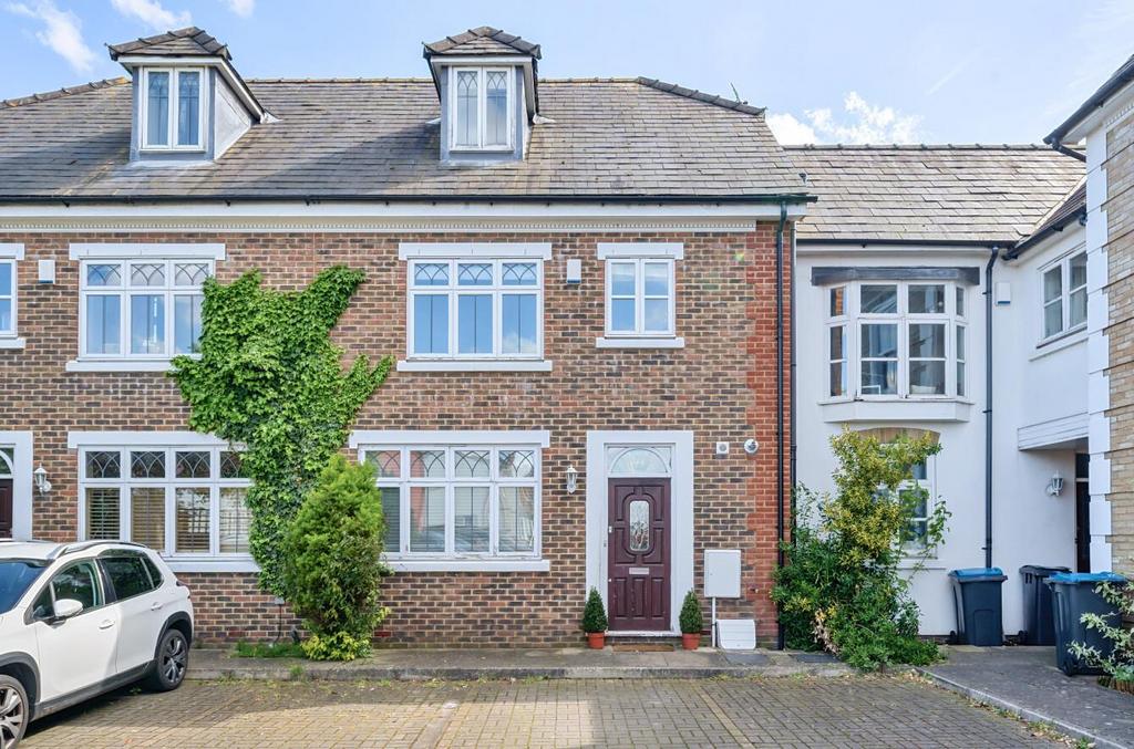 Dagmar Road, Kingston Upon Thames KT2 4 bed terraced house for sale £