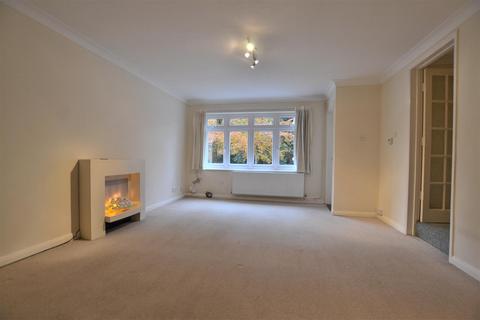 3 bedroom terraced house to rent, Woodlands, Fleet GU51