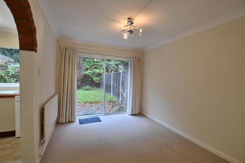 3 bedroom terraced house to rent, Woodlands, Fleet GU51