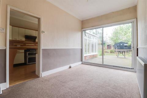 3 bedroom chalet for sale, Oakwood Avenue, Leigh-On-Sea SS9