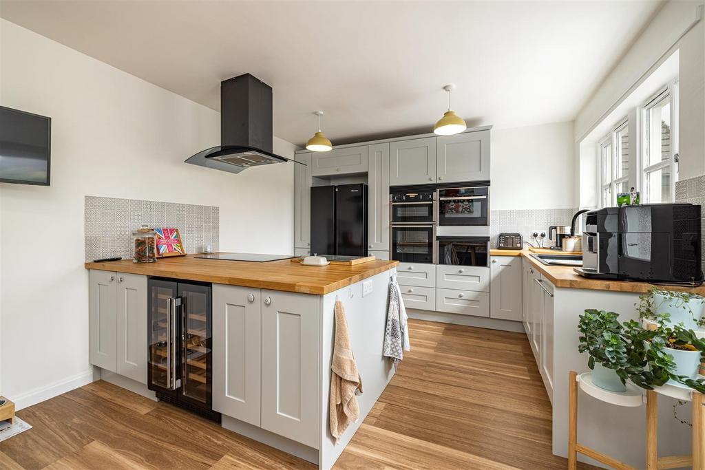 Lady's Walk, Darnick, Melrose 3 bed detached bungalow for sale £375,000