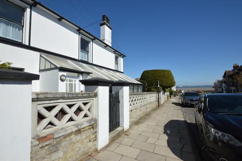 5 bedroom detached house for sale, 200 Yards From Ryde Beach