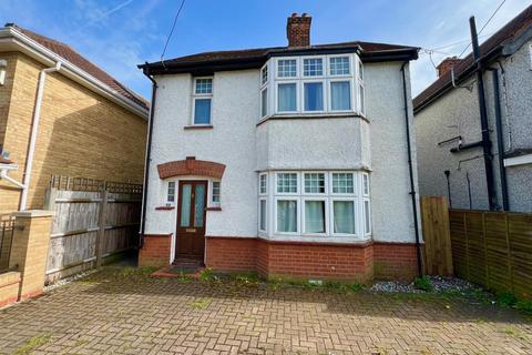 3 bedroom detached house for sale, Rayleigh Road, Hutton, Brentwood
