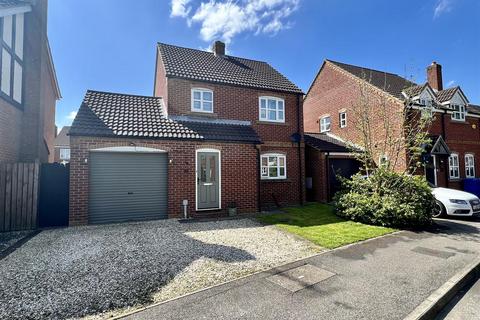 3 bedroom detached house for sale, Hawthorn Way, Gilberdyke, Brough