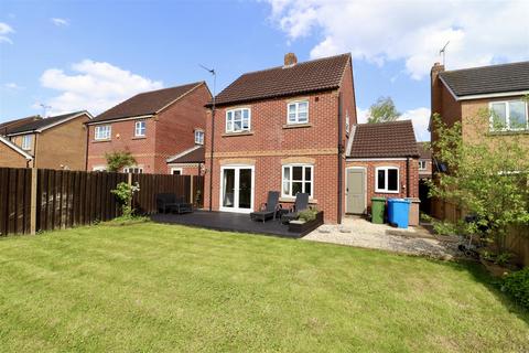 3 bedroom detached house for sale, Hawthorn Way, Gilberdyke, Brough