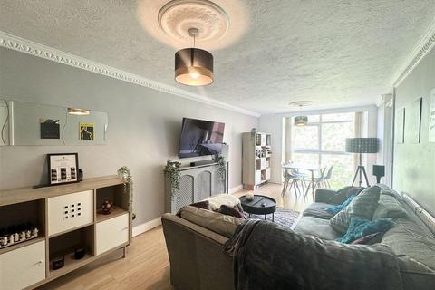 2 bedroom property for sale, Anne Court, Berryfields Road, Walmley, Sutton Coldfield