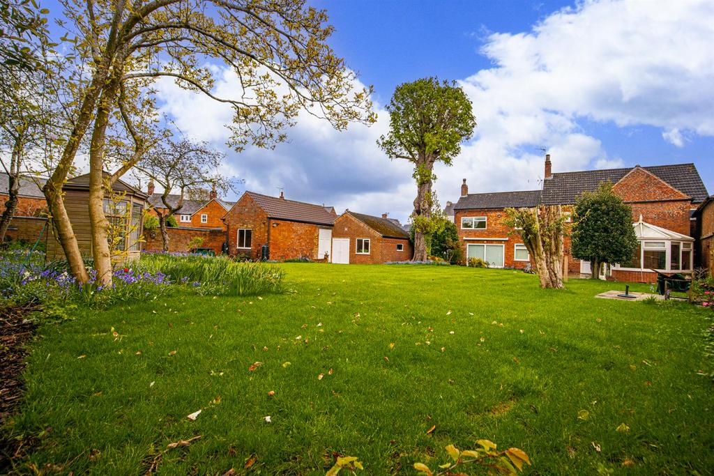 Lutterworth Road, Gilmorton, Lutterworth 5 bed detached house for sale
