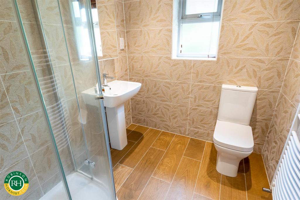 Bedroom 1 en suite