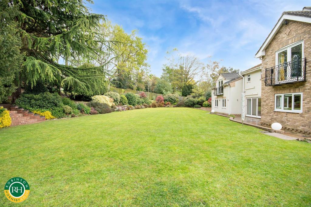 Rear aspect / gardens
