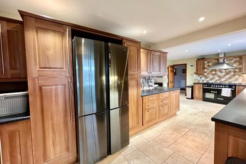 19 Ffordd Raglan, Heol Y Cyw, Bridgend, CF35 6LB