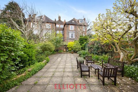 6 bedroom house for sale, Montpelier Crescent, Brighton