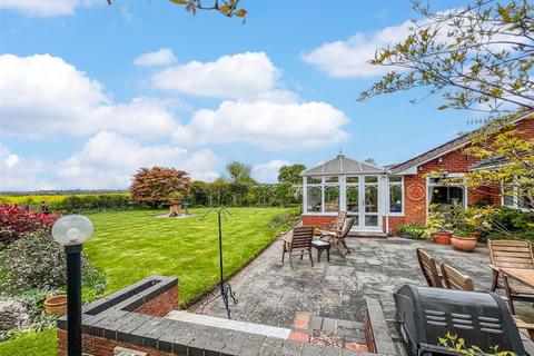 3 bedroom detached bungalow for sale, Weeamara, Grove Park, Hampton-on-the-hill, Warwick