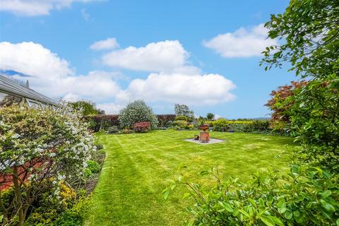 3 bedroom detached bungalow for sale, Weeamara, Grove Park, Hampton-on-the-hill, Warwick