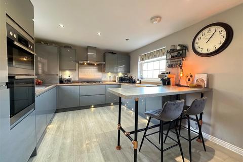 4 bedroom house for sale, Mill Way, Scarborough