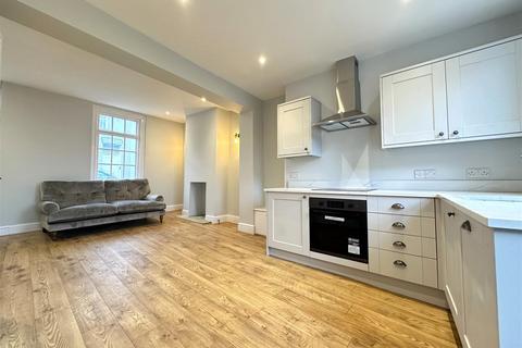 3 bedroom cottage for sale, St. Marys Walk, Scarborough