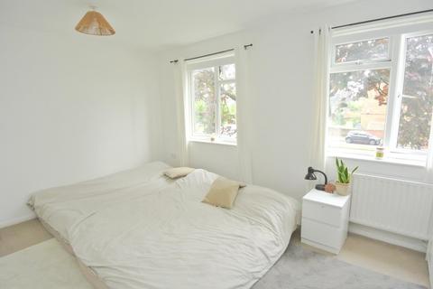2 bedroom maisonette for sale, Town Tree Road, Ashford TW15