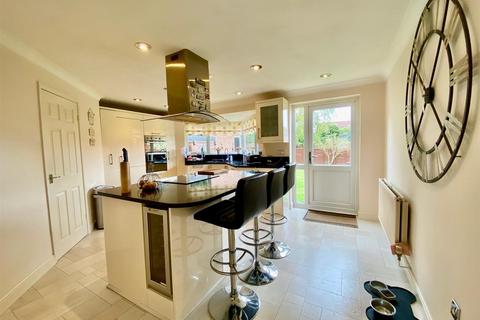 5 bedroom detached house for sale, Glenfields, Whittlesey, Peterborough