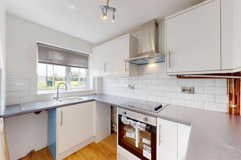 2 bedroom semi-detached house to rent, Thackers Way, Deeping St James