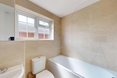 2 bedroom semi-detached house to rent, Thackers Way, Deeping St James