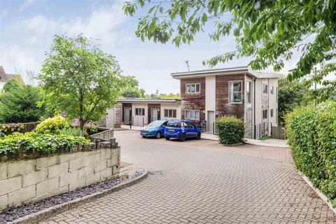 2 bedroom end of terrace house for sale, Grove Hill Close, Emmer Green, Reading
