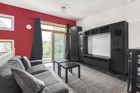 2 bedroom end of terrace house for sale, Grove Hill Close, Emmer Green, Reading