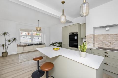 5 bedroom end of terrace house for sale, Queens Park Road, Brighton