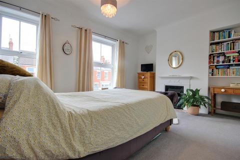2 bedroom terraced house for sale, Grovehill Road, Beverley