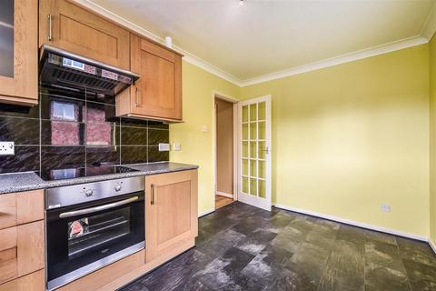 2 bedroom flat for sale, Charlton Road, Andover