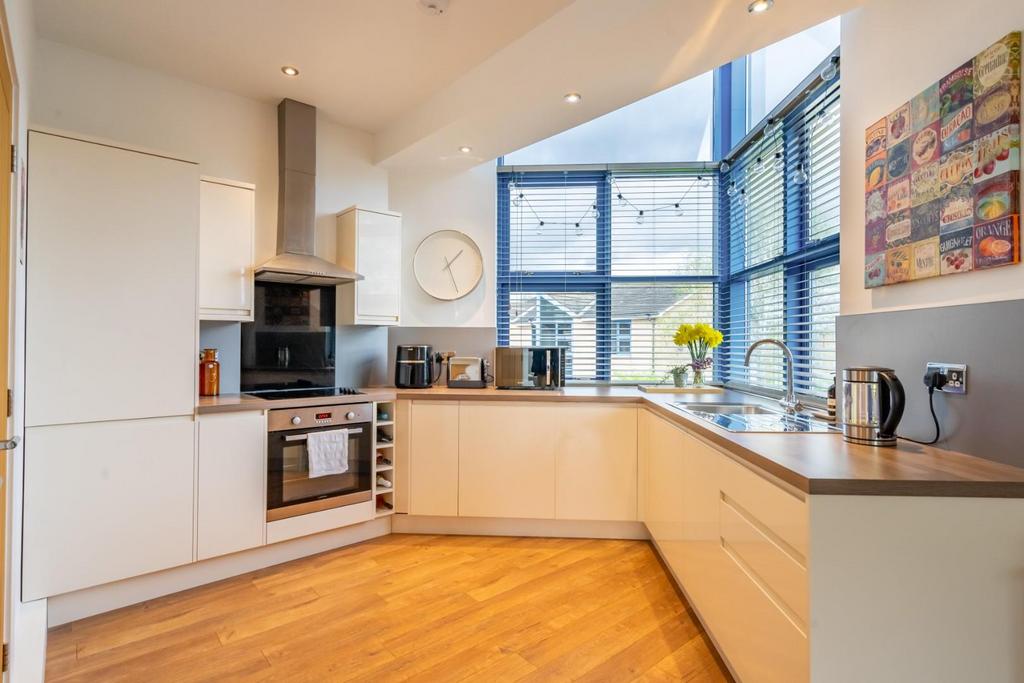 Kitchen (3 of 3).jpg