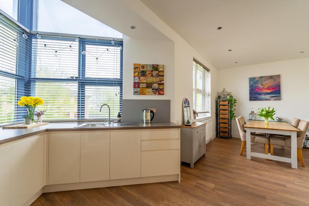 Kitchen (1 of 3).jpg