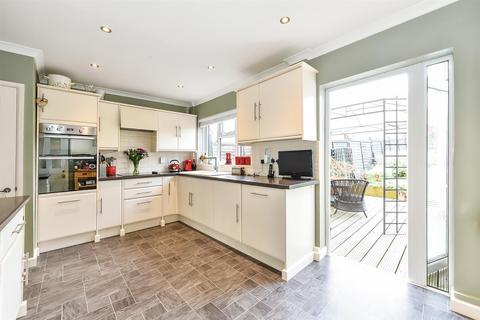 3 bedroom semi-detached house for sale, Bere Hill Crescent, Andover