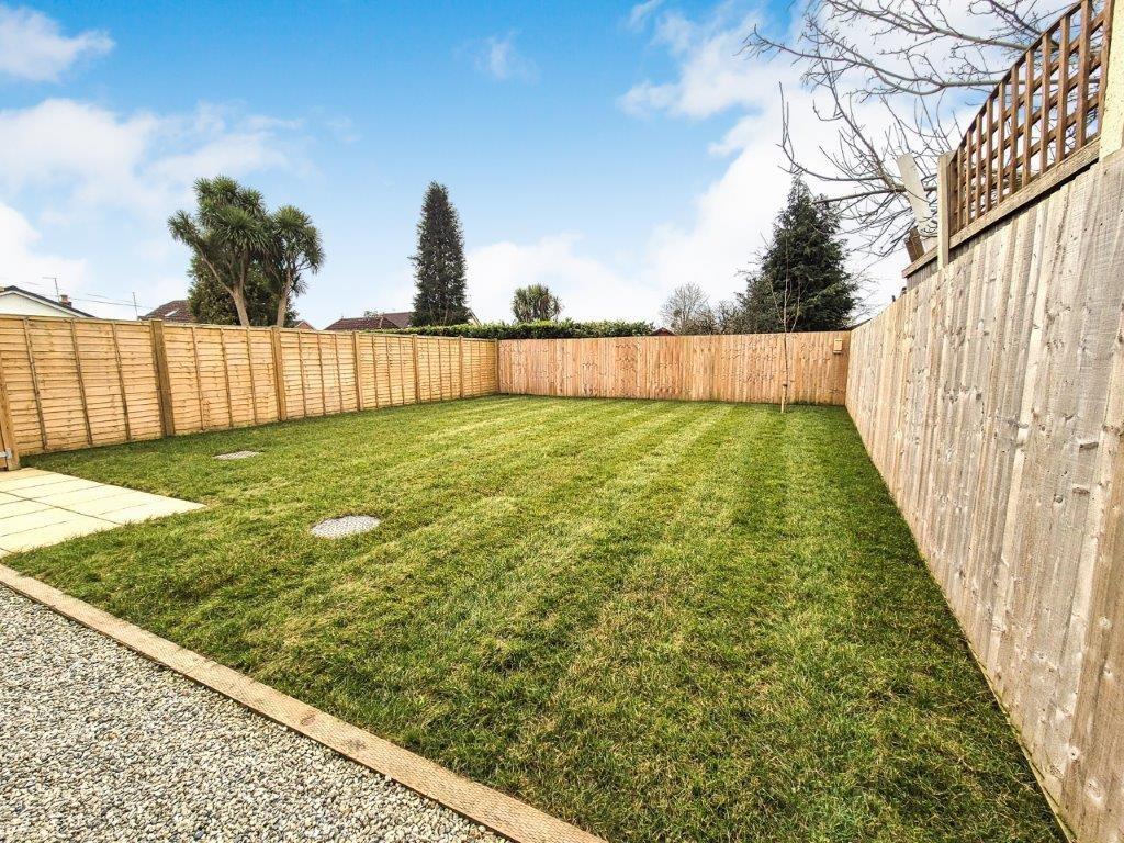 Eastgdn2.jpg