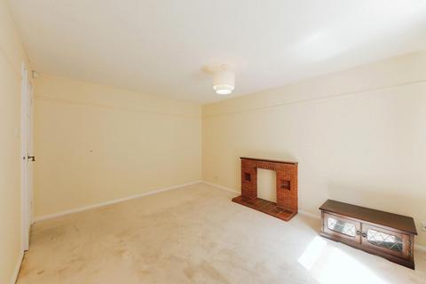 17 Cophams Close, Solihull, B92 9JJ