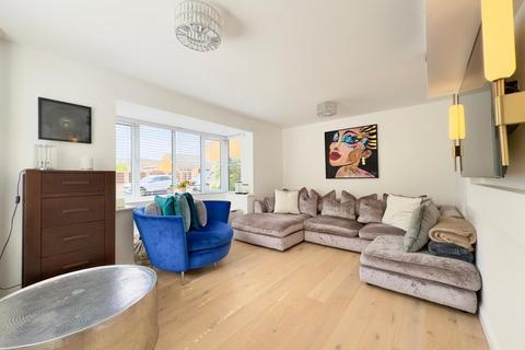 39 Eshlands Brook, Barnsley, S71 5SH