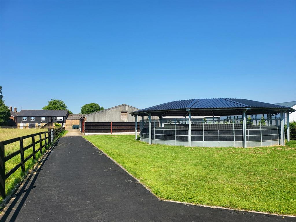 Arches hall stud