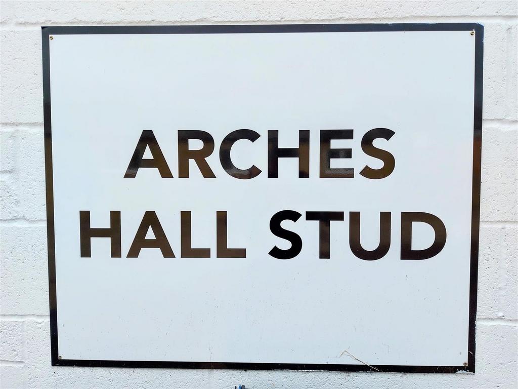 Arches hall stud