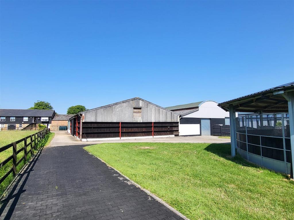 Arches hall stud