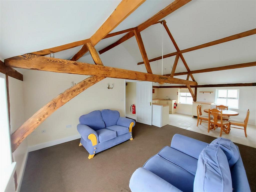 Arches hall stud