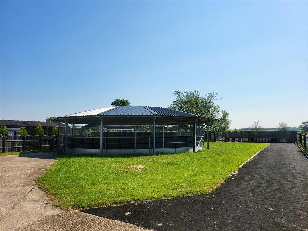 Arches hall stud