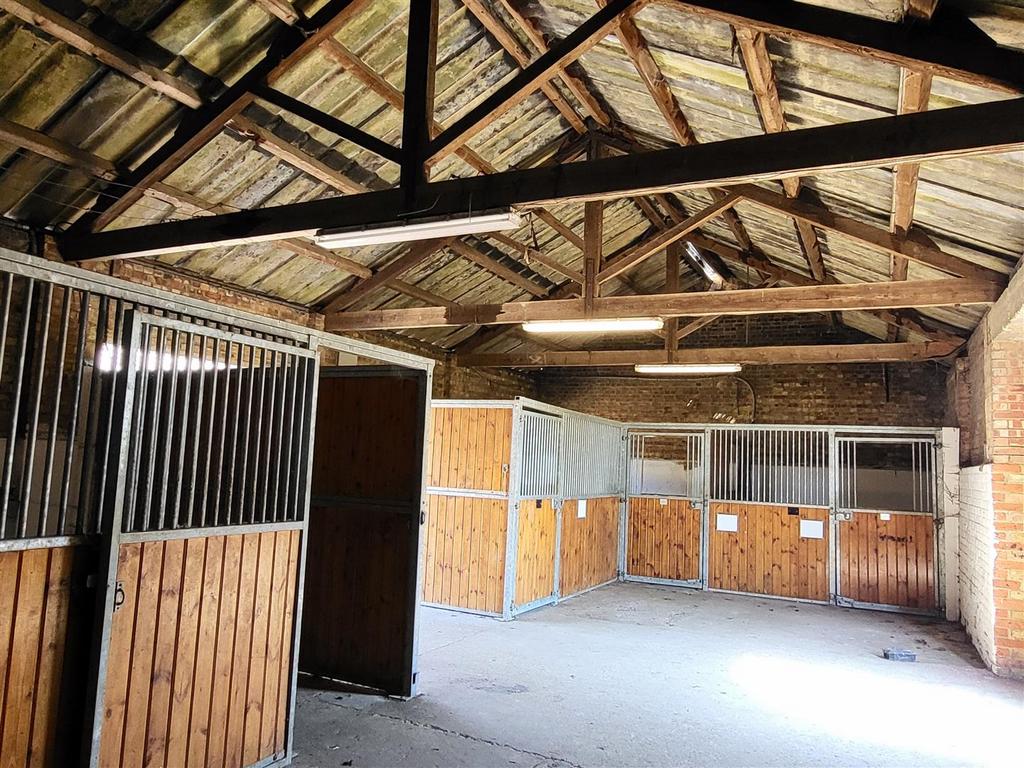 Arches hall stud
