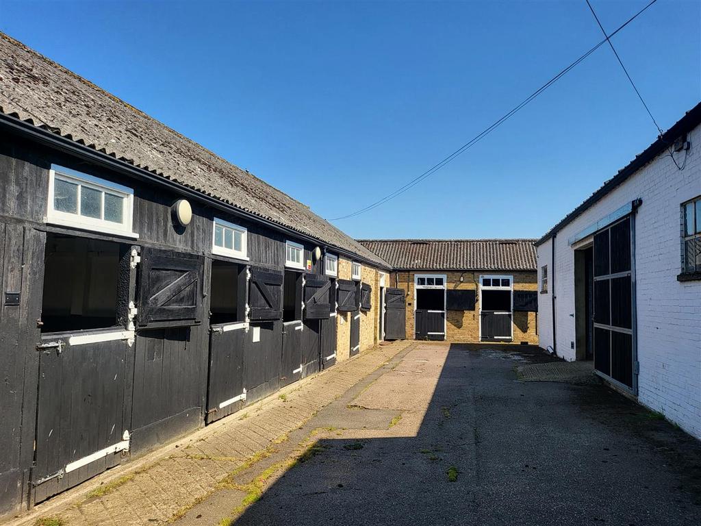 Arches hall stud