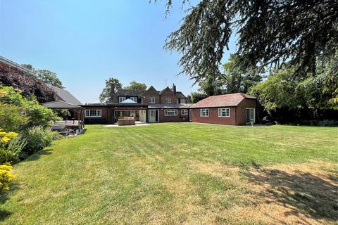 5 bedroom detached house for sale, Myton Road, Warwick