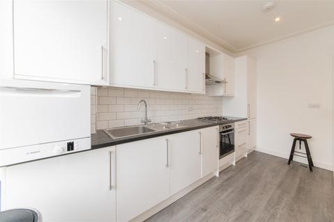 2 bedroom flat to rent, Mountfield Road, Finchley