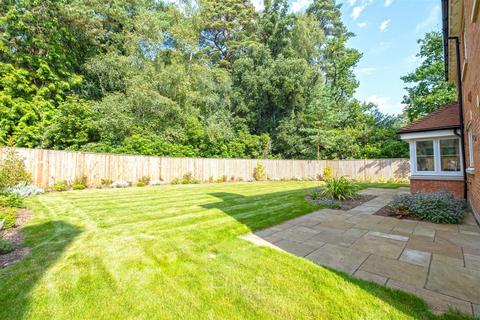 4 bedroom detached house for sale, Badgers Walk, Ferndown BH22