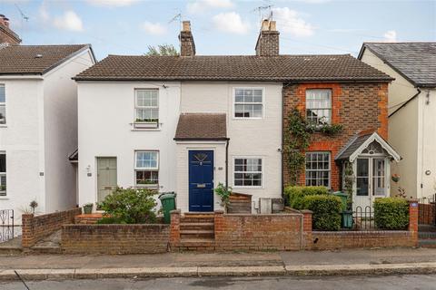 2 bedroom house for sale, Priory Road, Reigate