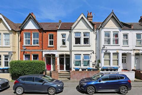 3 bedroom maisonette for sale, Byegrove Road, London SW19