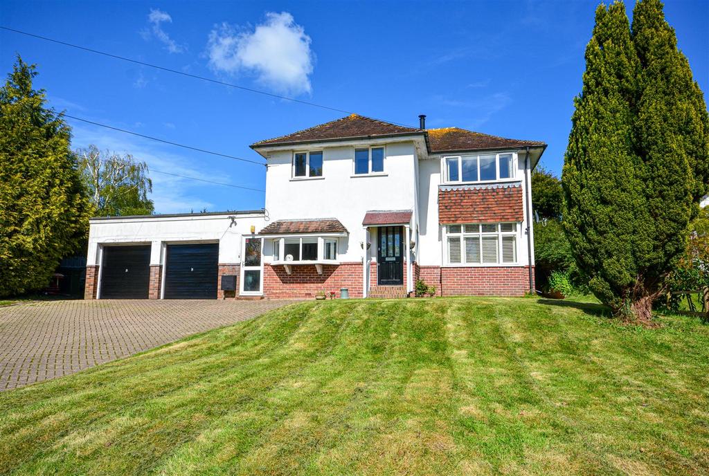 Cripps Corner, Staplecross 3 bed detached house for sale £600,000